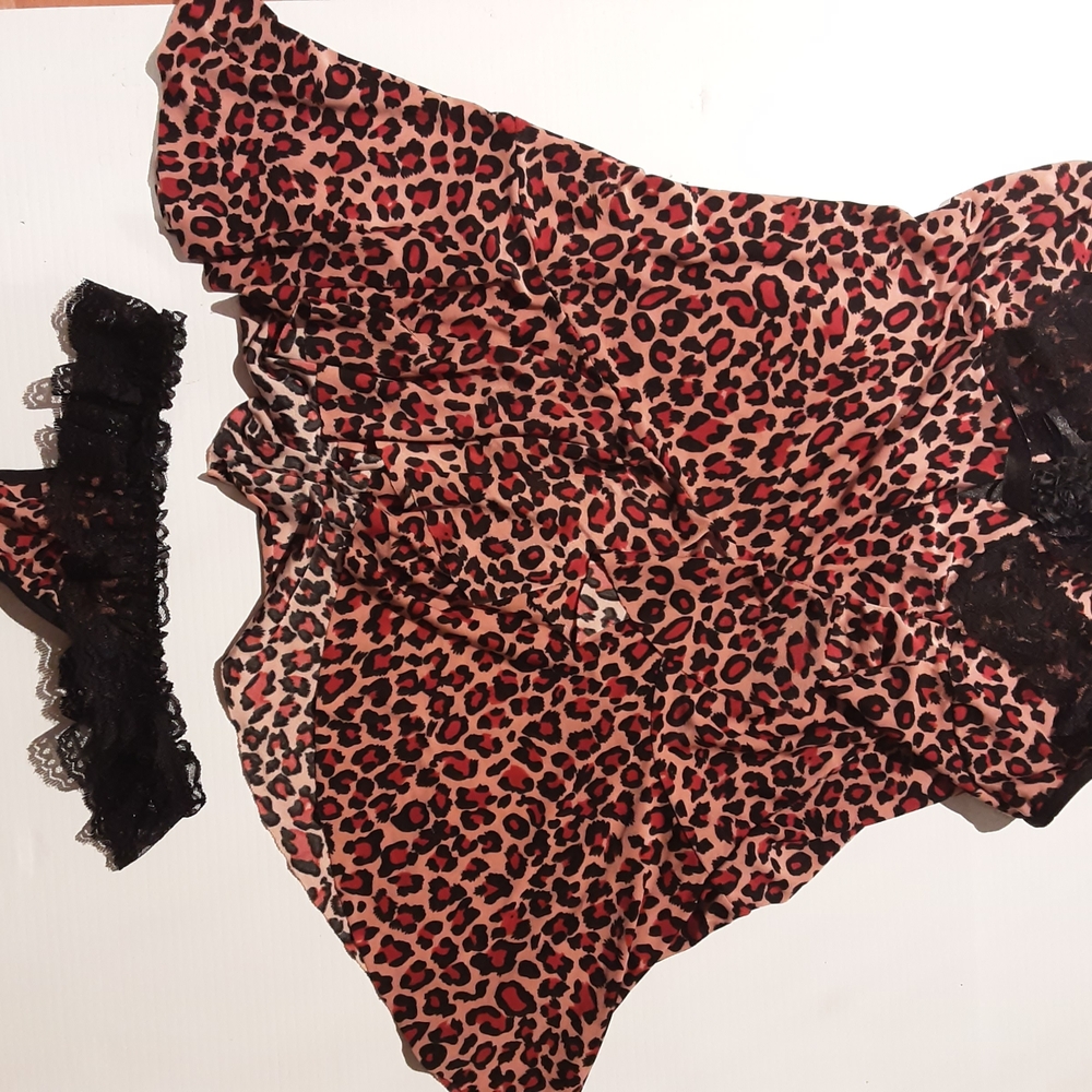 Leopard Print Lace Trim Sleepwear Set